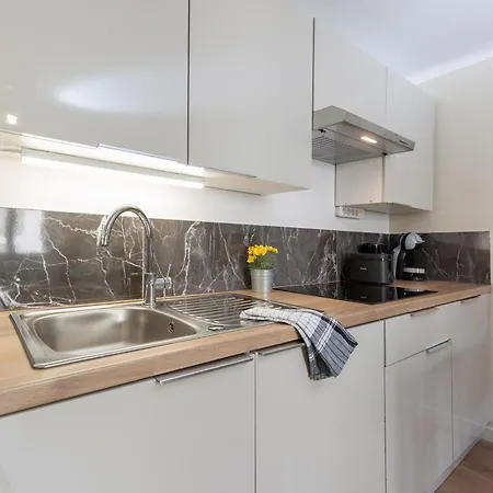 Escapade Au Port, Renove, Climatise Apartment *